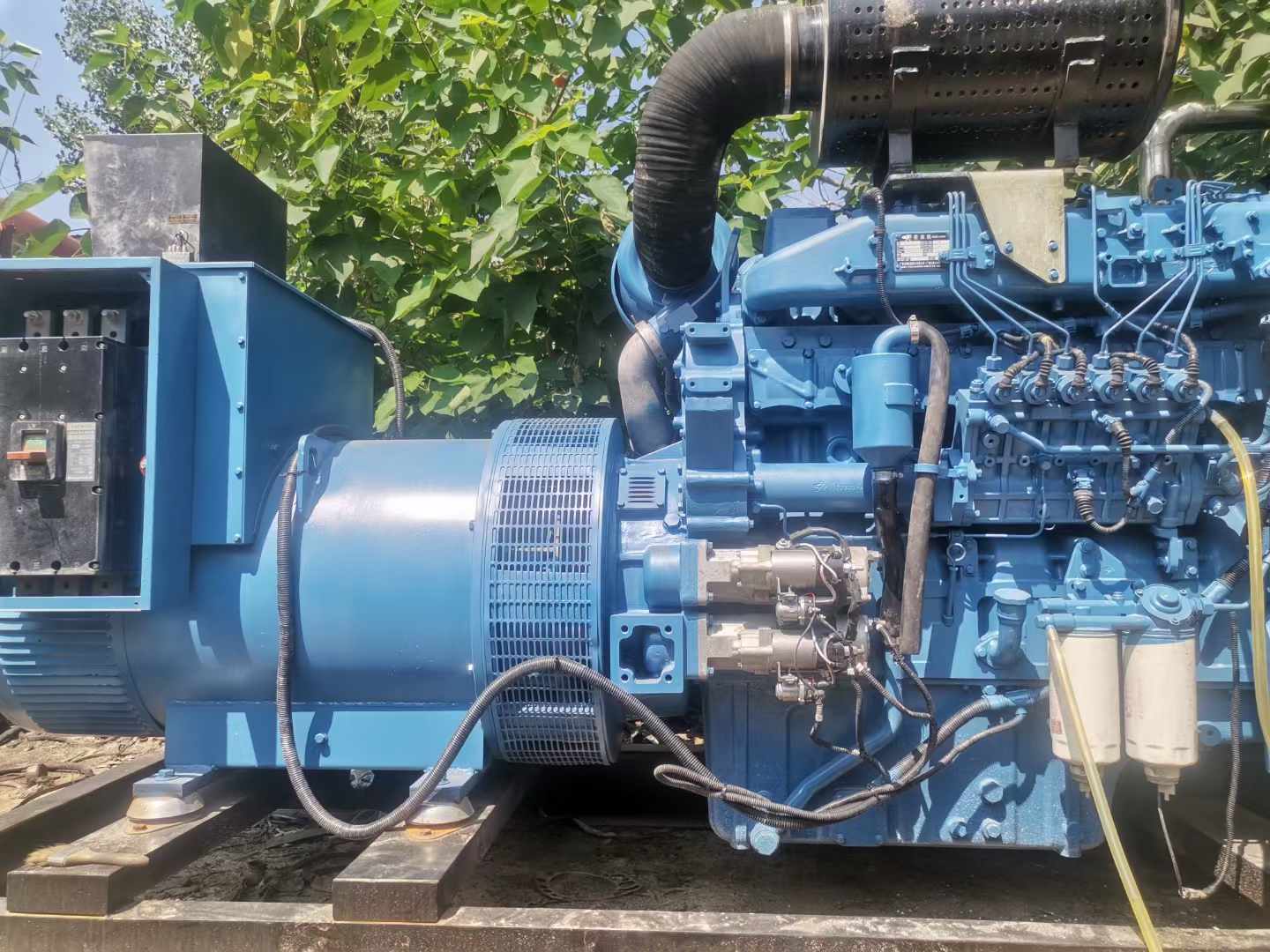 王益详细说明降低 800kW 柴油发电机输出电流波动的方法
