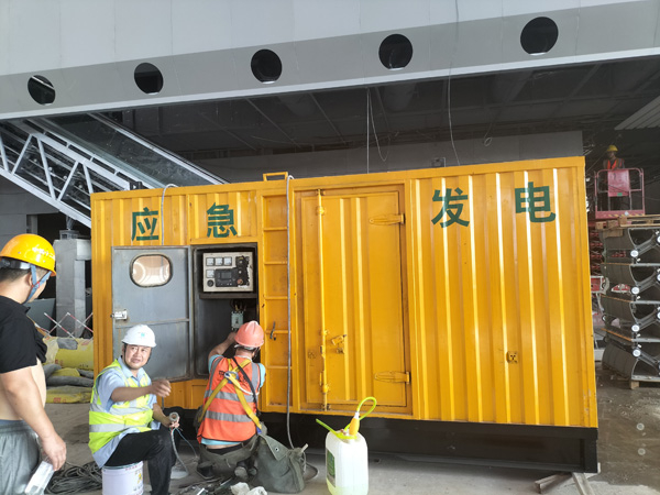 王益怎样判断空气滤清器是否需要更换？