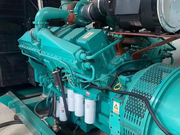 王益更换100kW柴油发电机组机油时，需要注意哪些事项？