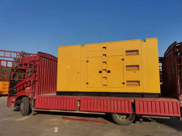 王益柴油发电机组的电瓶长期未使用，应该如何充电？